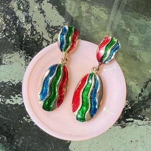 Vintage Wavy Design Post Earrings